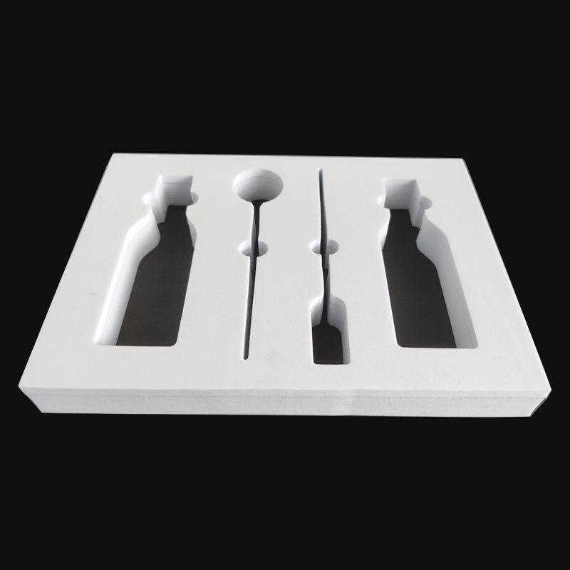 重慶EVA內(nèi)襯廠家.jpg 重慶EVA內(nèi)襯廠家.jpg